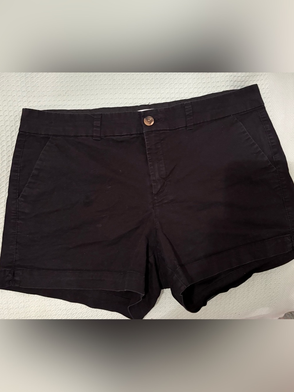 Old Navy Black Women's Casual Mid-Rise Bermuda Shorts
